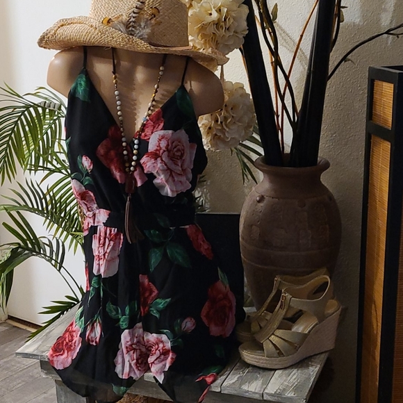 CHARLOTTE RUSSE SUMMER MED MULTI ROMPER - Picture 11 of 16